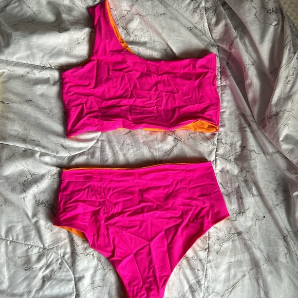 PRIDE DISCOUNT MONTH! 🌈 SisterlSwimwear Reversable Off Shoulder Bikini - Picture 3 of 6